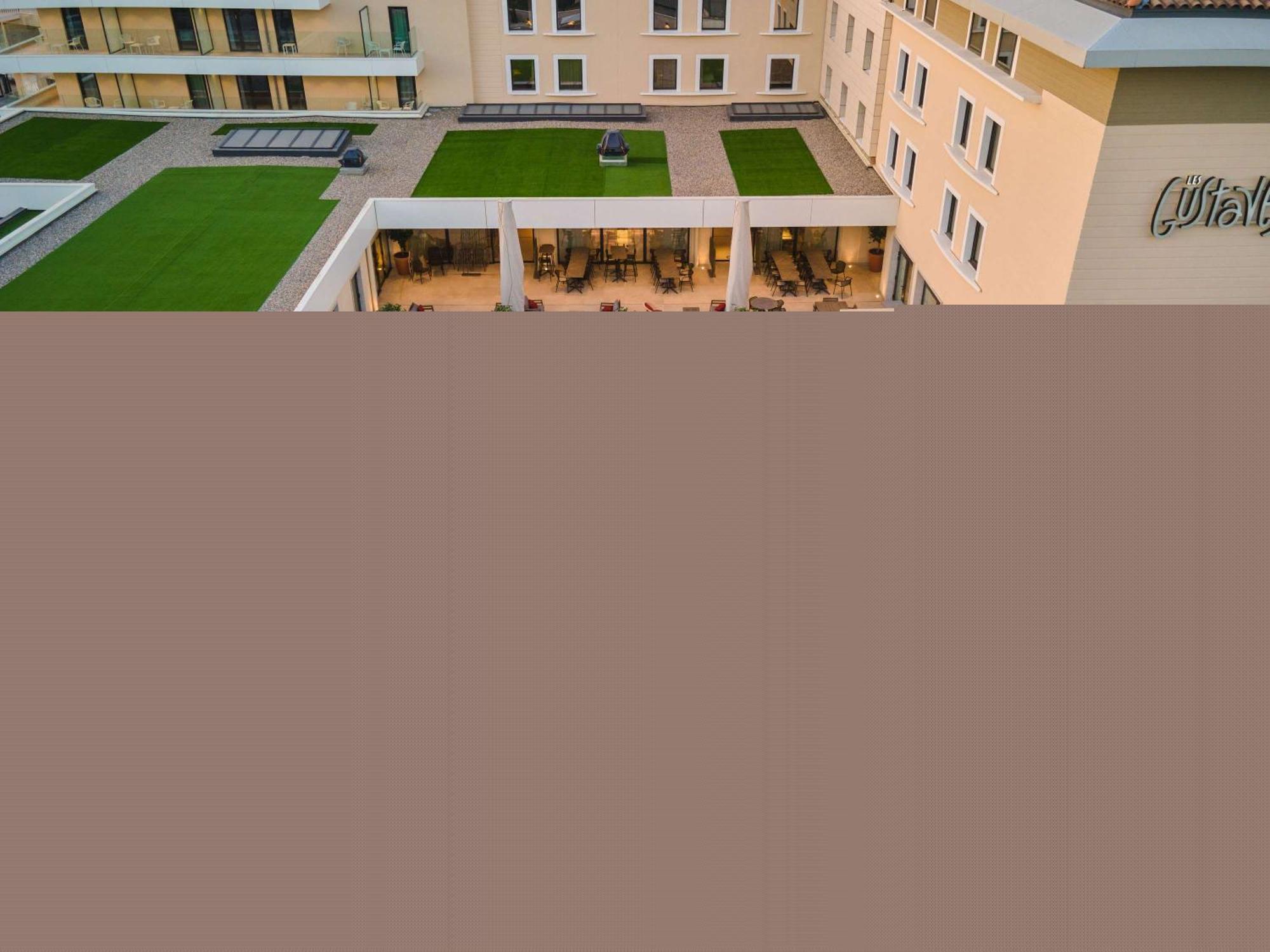 Mercure Gare Tgv Hotel Aviñón
